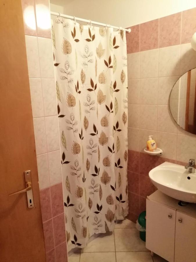 Apartman Pavai ไฮจ์ดุสโซบอสโล ภายนอก รูปภาพ