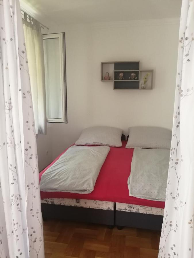 Apartman Pavai ไฮจ์ดุสโซบอสโล ภายนอก รูปภาพ