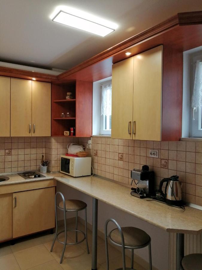 Apartman Pavai ไฮจ์ดุสโซบอสโล ภายนอก รูปภาพ