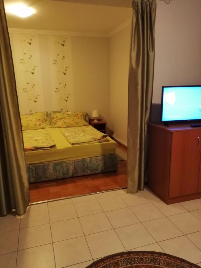 Apartman Pavai ไฮจ์ดุสโซบอสโล ภายนอก รูปภาพ
