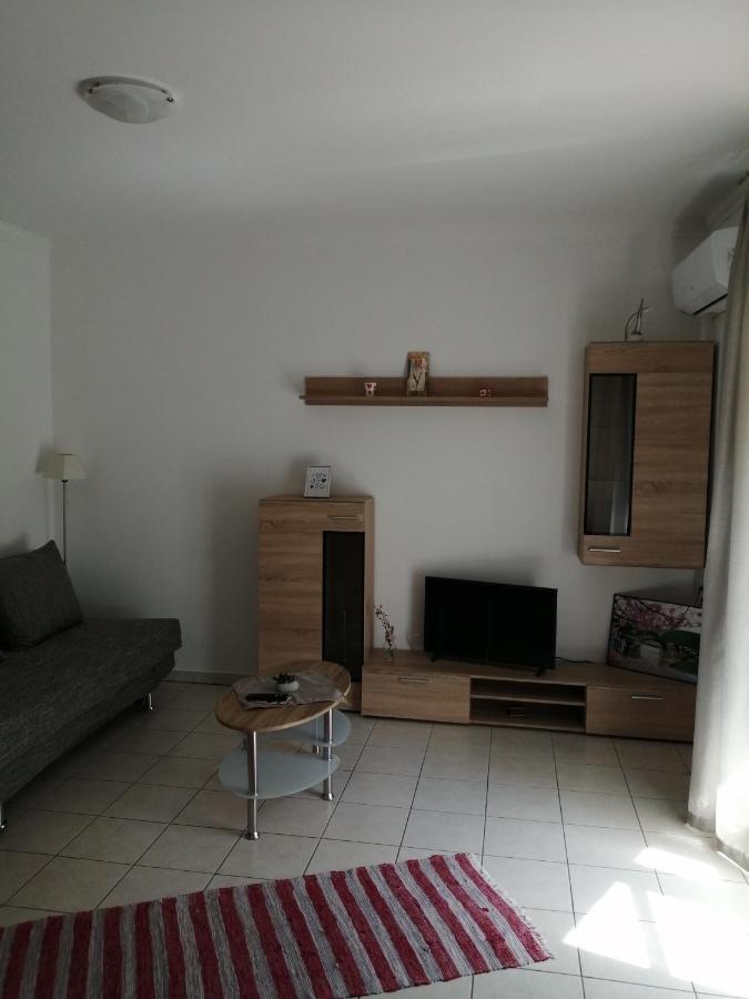 Apartman Pavai ไฮจ์ดุสโซบอสโล ภายนอก รูปภาพ