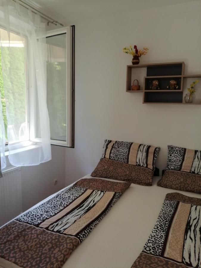 Apartman Pavai ไฮจ์ดุสโซบอสโล ภายนอก รูปภาพ