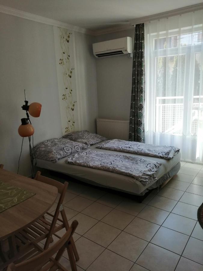 Apartman Pavai ไฮจ์ดุสโซบอสโล ภายนอก รูปภาพ