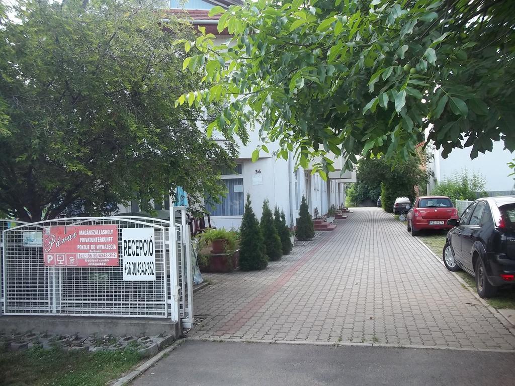 Apartman Pavai ไฮจ์ดุสโซบอสโล ภายนอก รูปภาพ