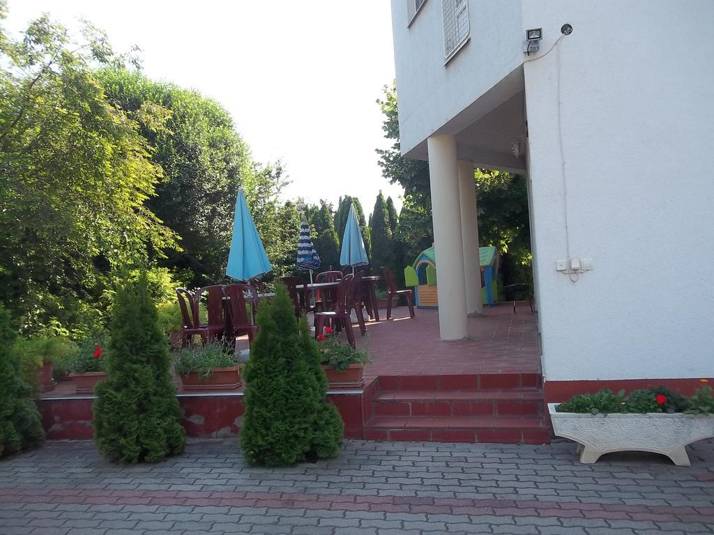 Apartman Pavai ไฮจ์ดุสโซบอสโล ภายนอก รูปภาพ